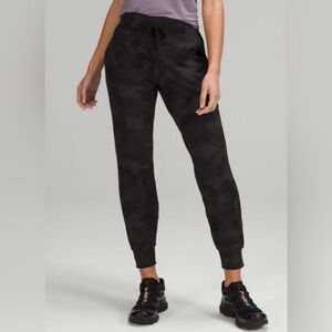 NEW! RARE lululemon ready to rulu jogger 
Heritage Camo Deep Coal Multi size 12